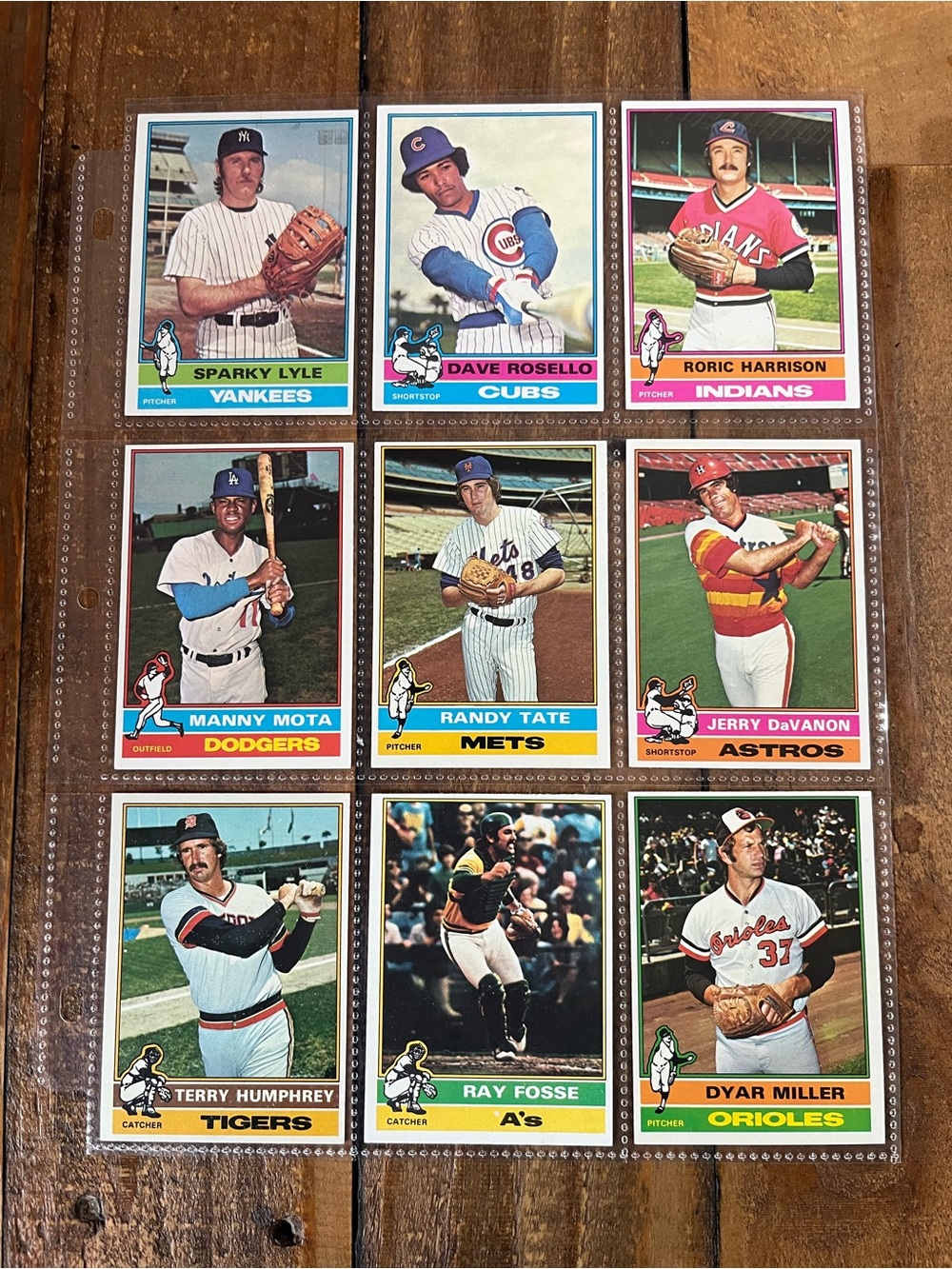 Vintage 1976 Topps Baseball cards set of 9